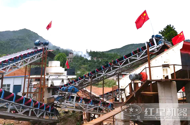 液压制砂机工作现场实拍图