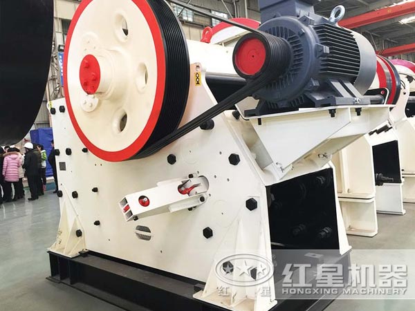 新一代CJ欧版颚式破碎机凭借高产、低耗迅速走红市场