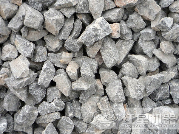 粉碎石灰石建议使用的大型矿石破碎机是鳄嘴式的，还是锤式的？