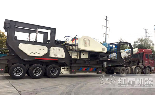 轮式流动砂石破碎车
