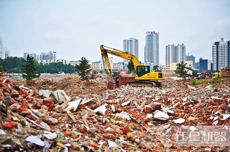 建筑废料砖渣破碎机多少钱一套？用移动破碎机效果好吗？