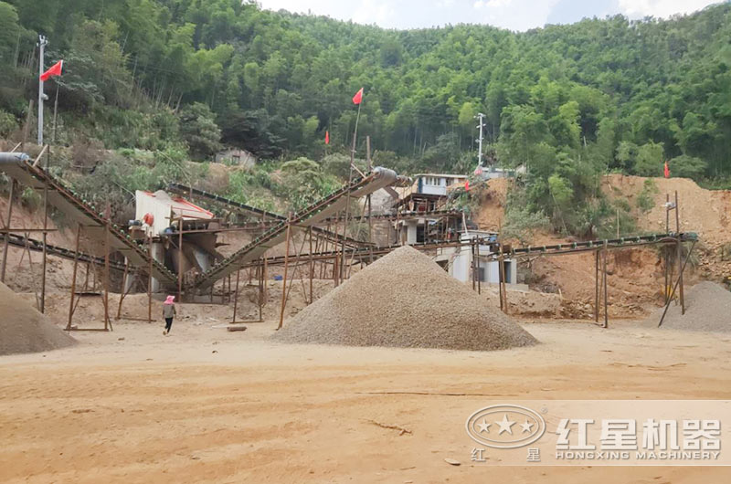 石头破碎机成套设备都有哪些？内含石头破碎机生产的全过程视频